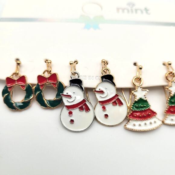 Holiday Christmas Fashion Earrings 3 Pair Tree Snowman Wreath Gift  Gold Tone - Picture 3 of 4